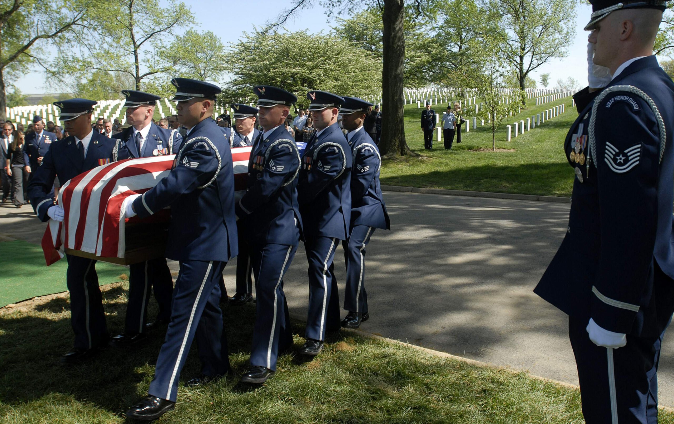 etiquette and eligibility can you be buried in your military uniform scaled