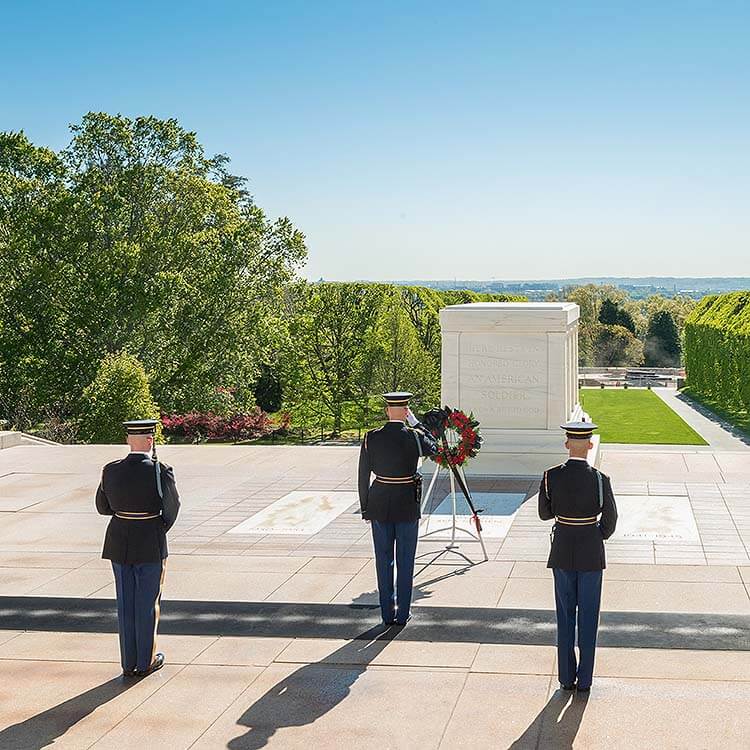 exploring the tomb of the unknown soldier a tribute at arlington va