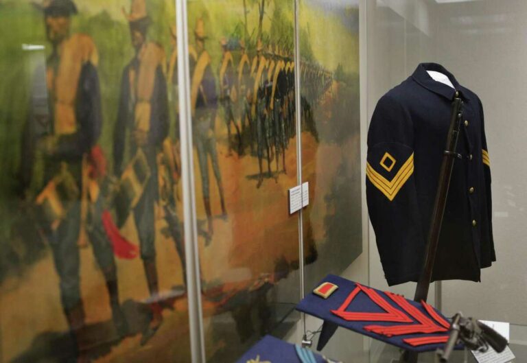 Explore Mexican Military Uniforms Authentic Evolution In Photos